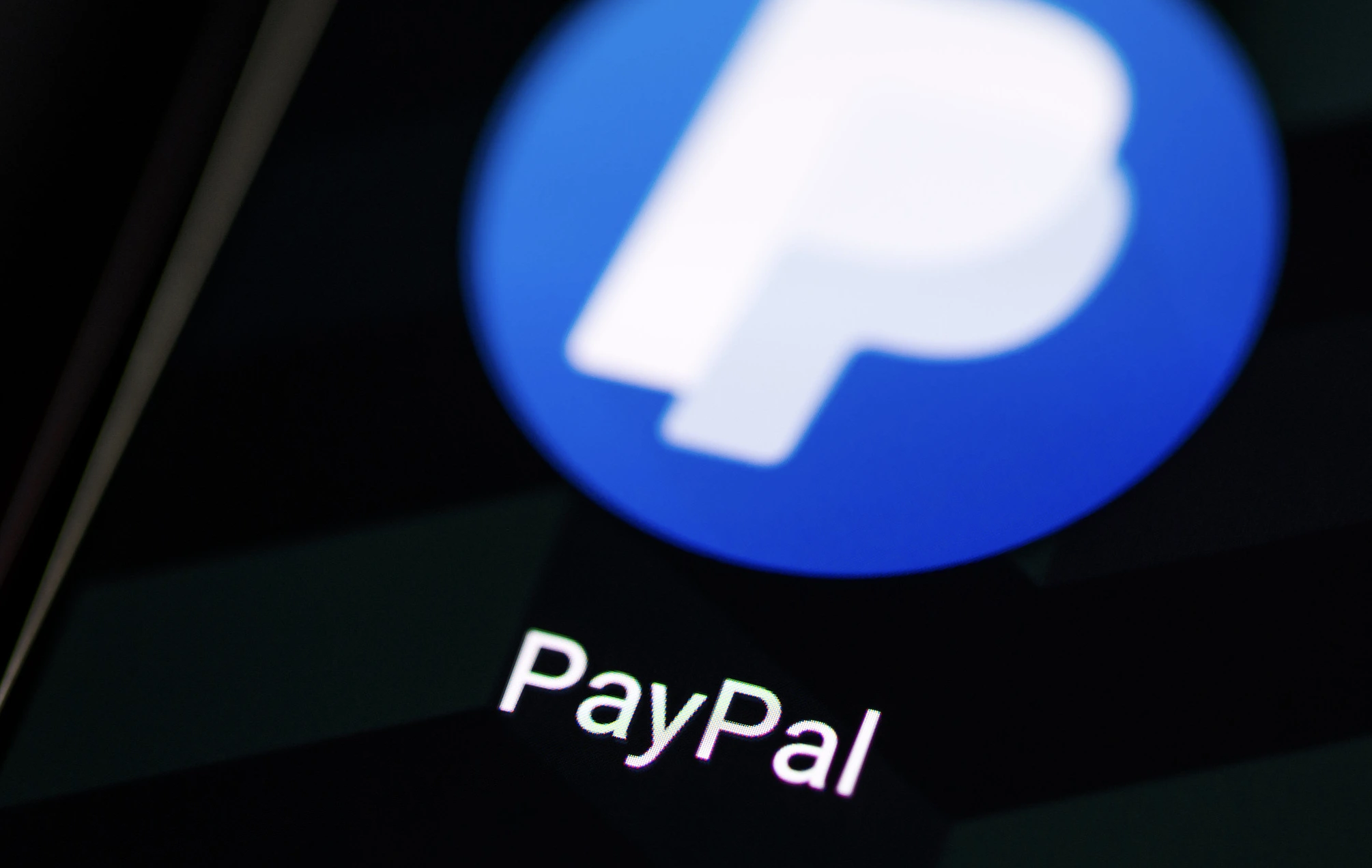 해커들, PayPal 시스템을 해킹하여 사기 이메일을 보내기