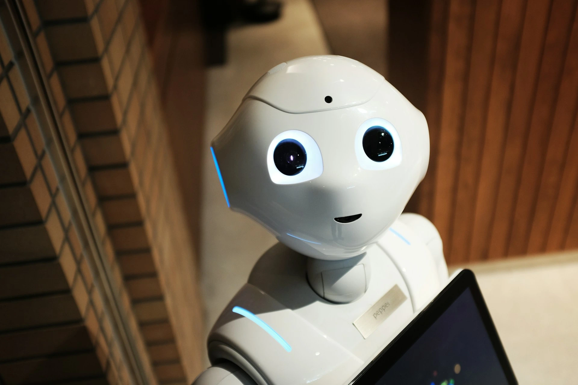 2030년까지 일본의 서비스 로봇 시장 규모가 4000억 엔으로 세 배로 늘어날 것으로 예상됩니다.