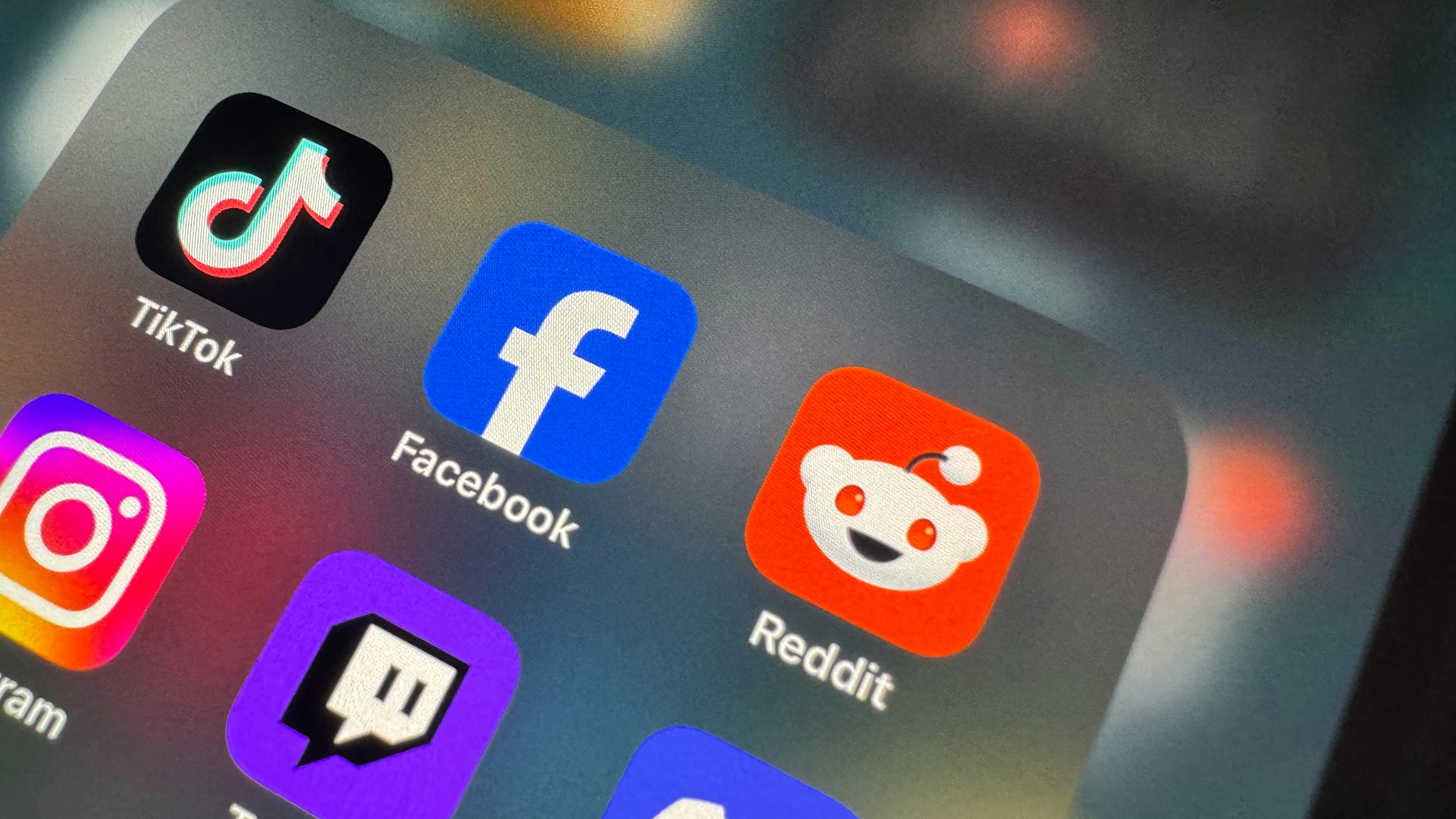 Reddit, 10만 번 이상의 스크래핑으로 Anthropics를 고소한다
