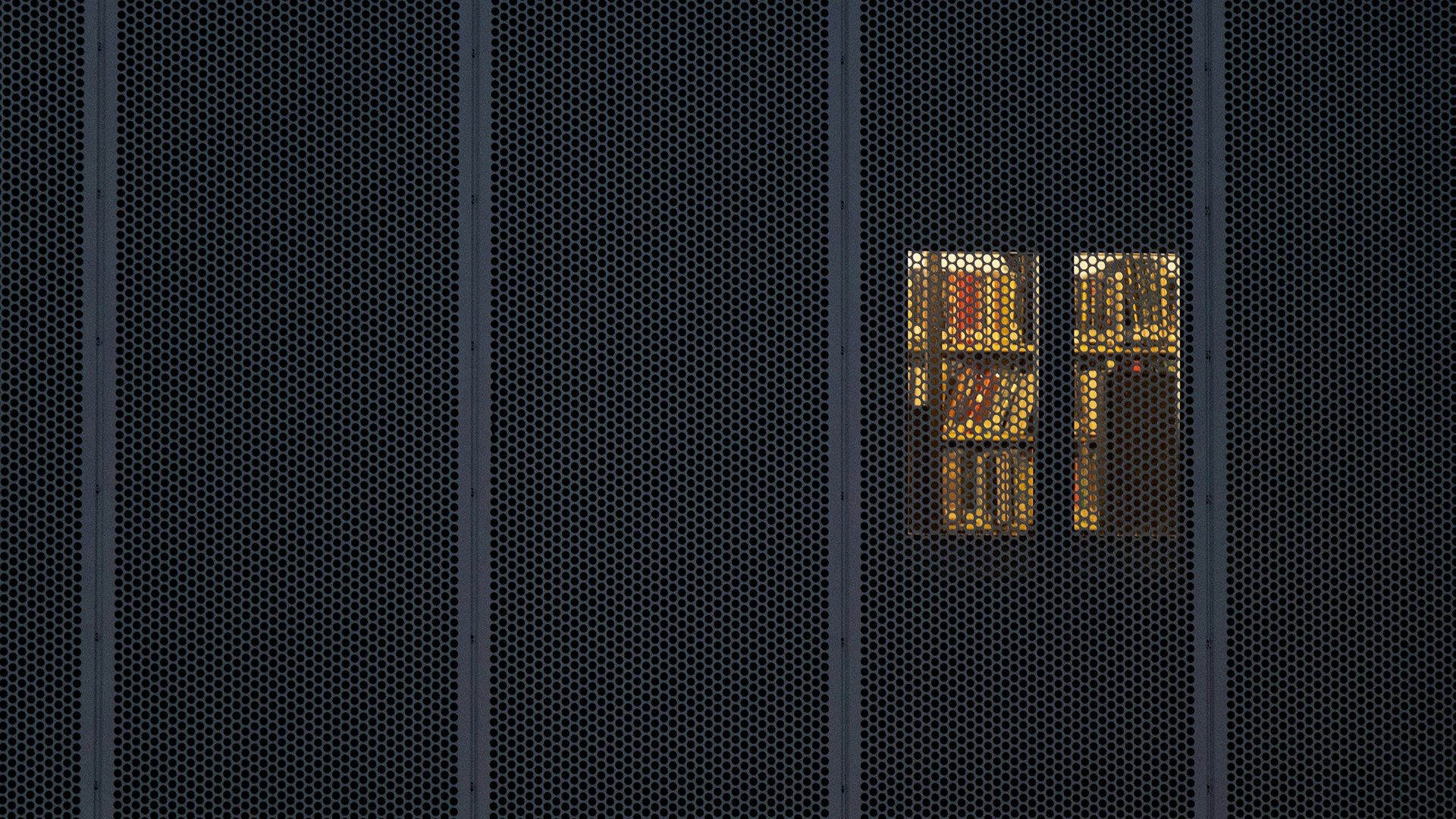 전직 CIA 계약자가 비밀 정보를 개인 이익을 위해 팔았다는 주장